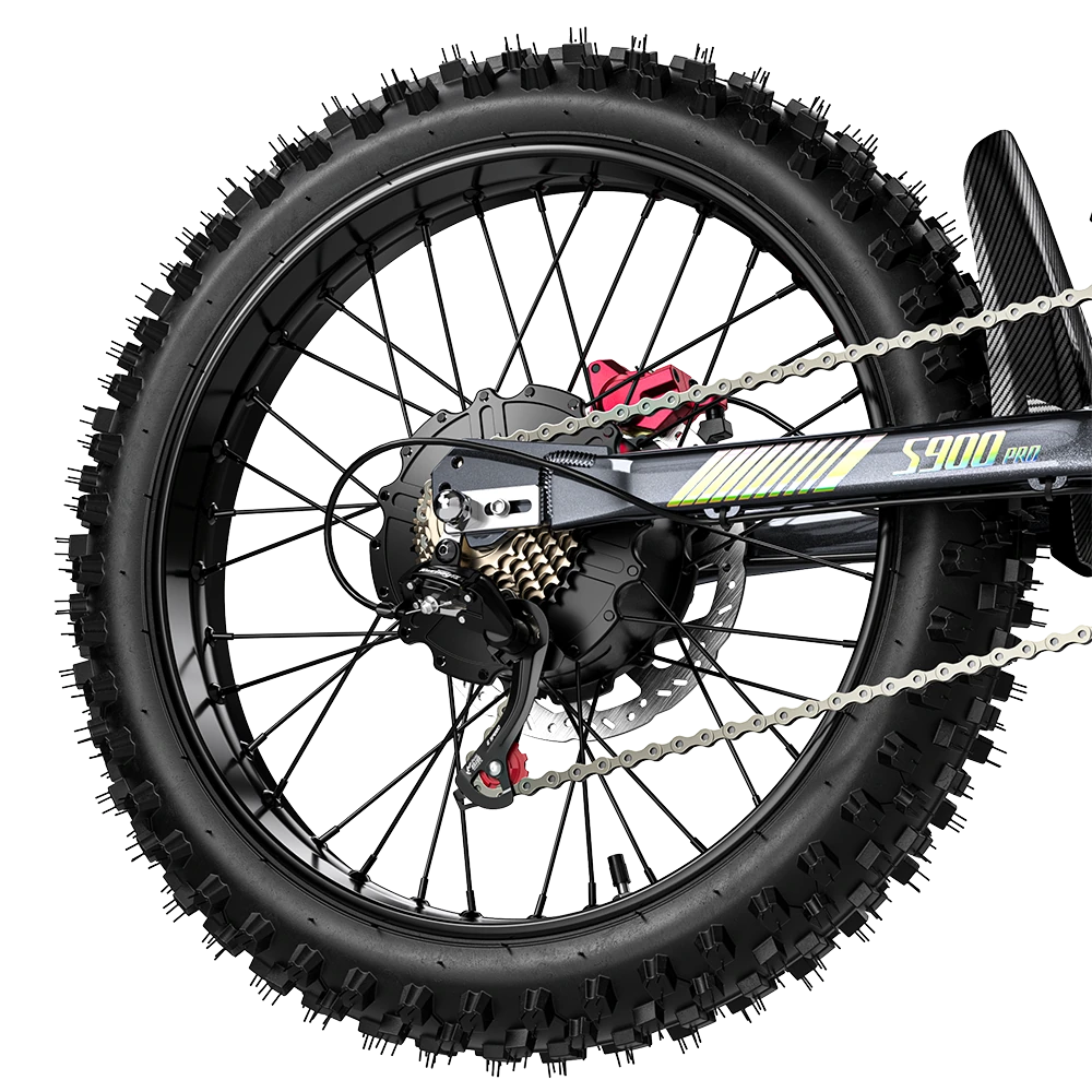 Shengmilo S900 Pro rear wheel and chain detail