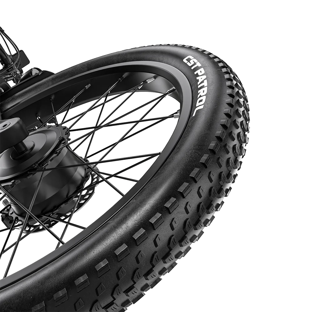 Close-up of the Shengmilo S600 PRO 3.0-inch fat tire tread